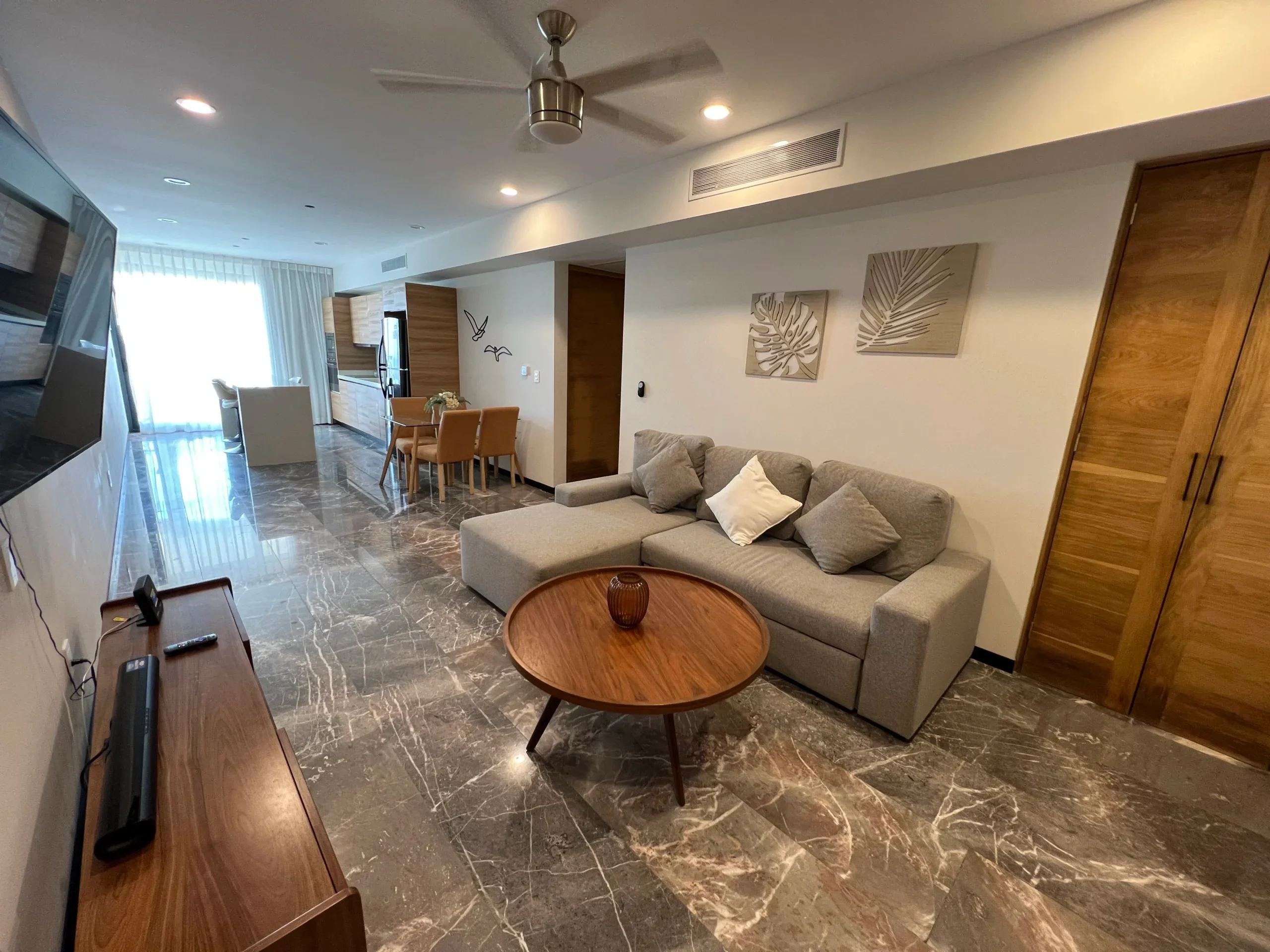 IT Beach · Condo beachfront de 2 recámaras con terraza privada 3